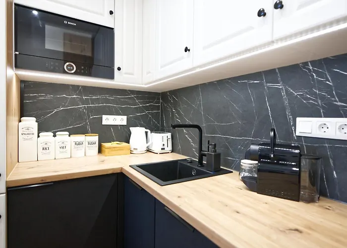 Lonyay Downtown By Firsthost