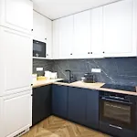 Lonyay Downtown By Firsthost Apartment