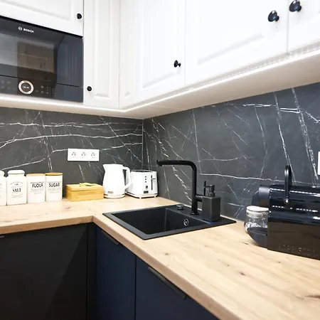 Lonyay Downtown By Firsthost