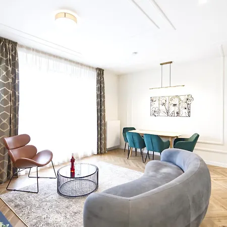 Lonyay Downtown By Firsthost * Budapest