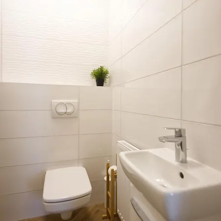 Lonyay Downtown By Firsthost Apartament