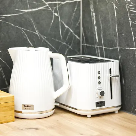 Lonyay Downtown By Firsthost * Budapest